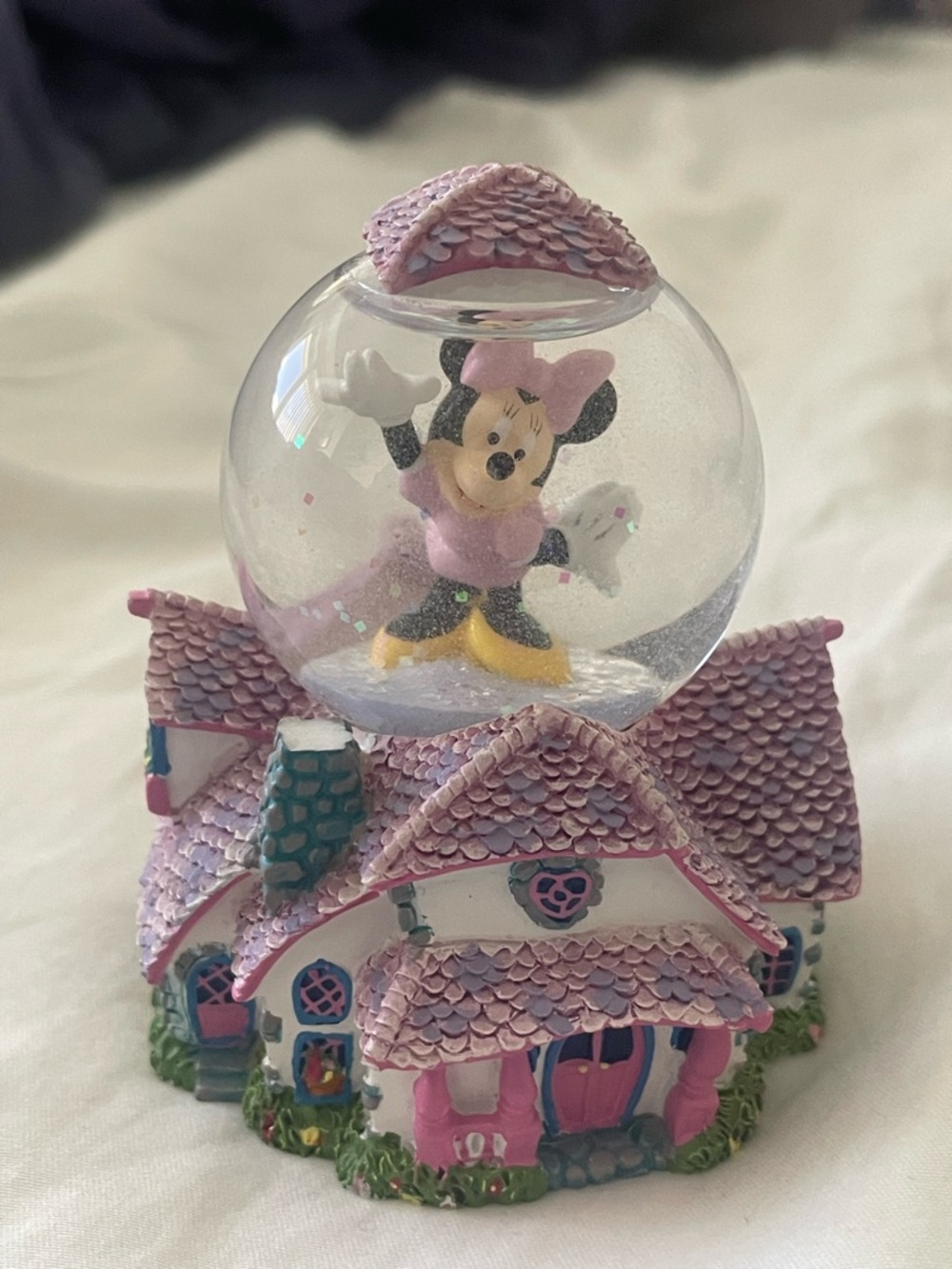 Minnie Mouse Pink Snow Globe Figurine